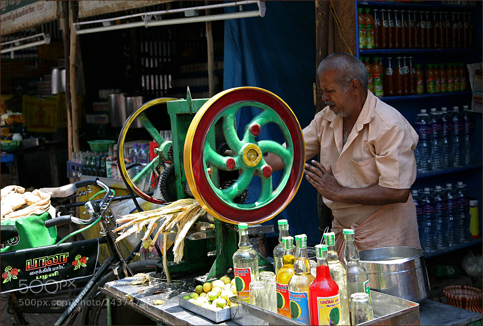 Canon EOS 5D sample photo. The man at the photography