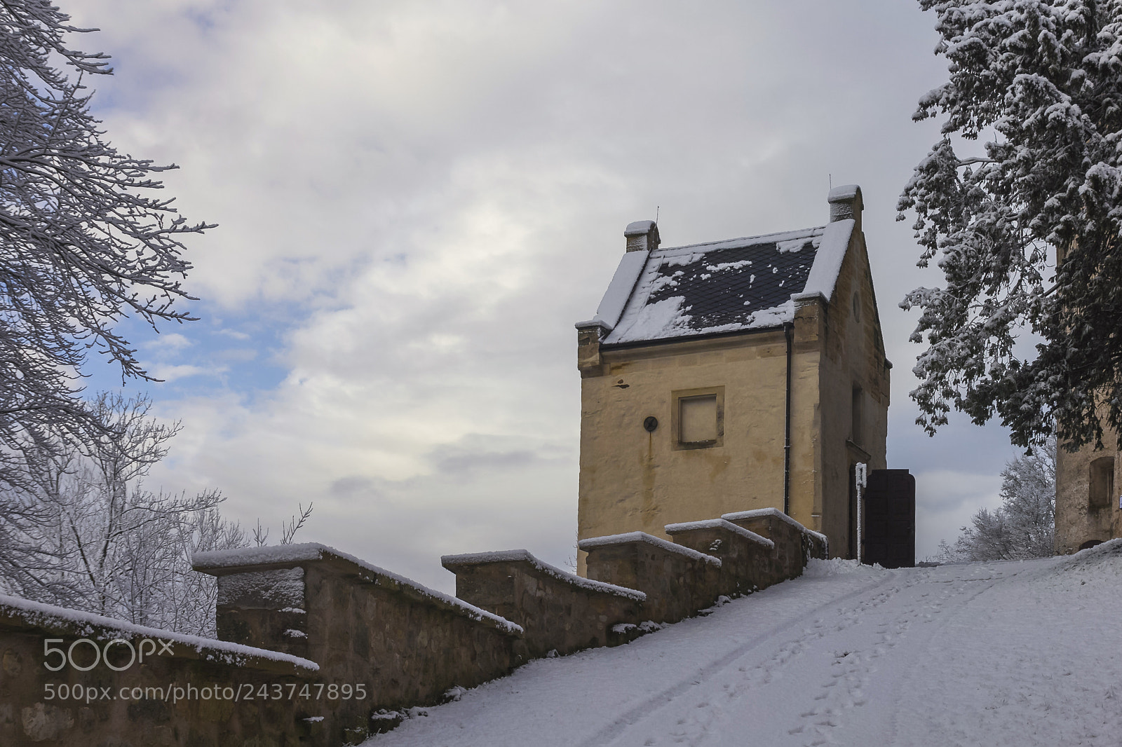 Canon EOS 60D sample photo. Cistern house of the photography