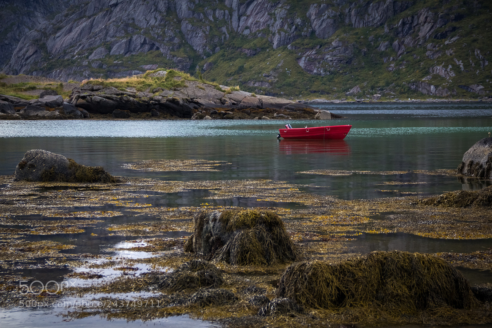 Canon EOS 60D sample photo. The red boat photography
