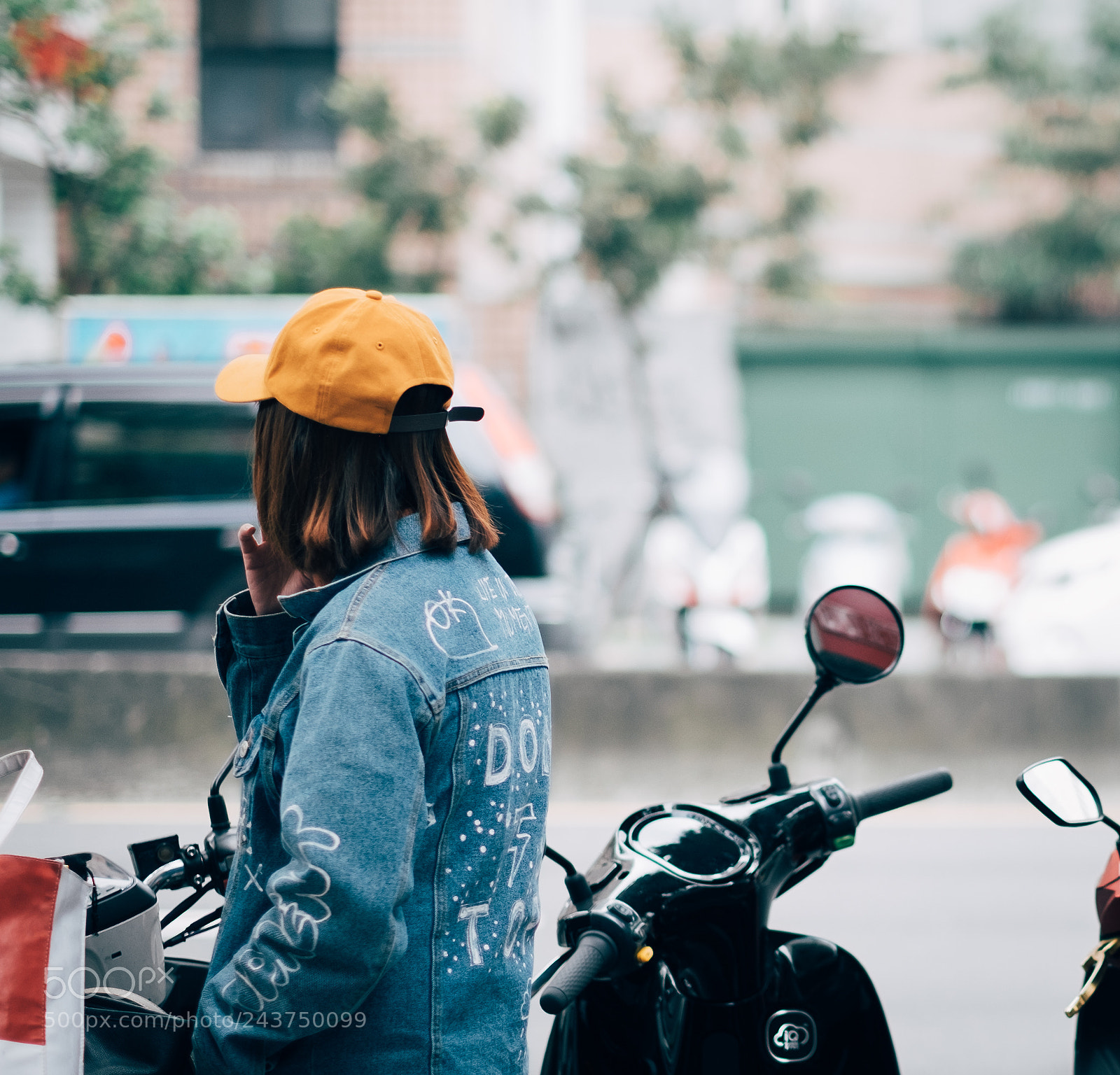 Fujifilm X-T1 sample photo. "50% smoking conversation" photography