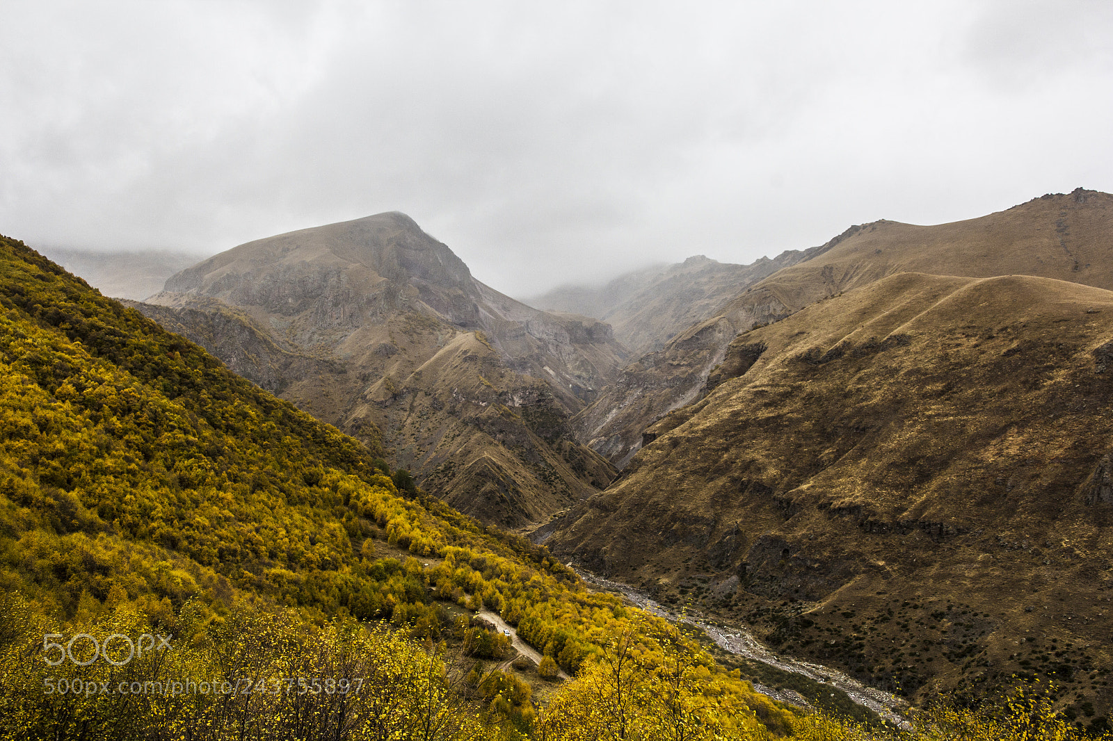 Canon EOS 60D sample photo. Gergeti mountain pass photography