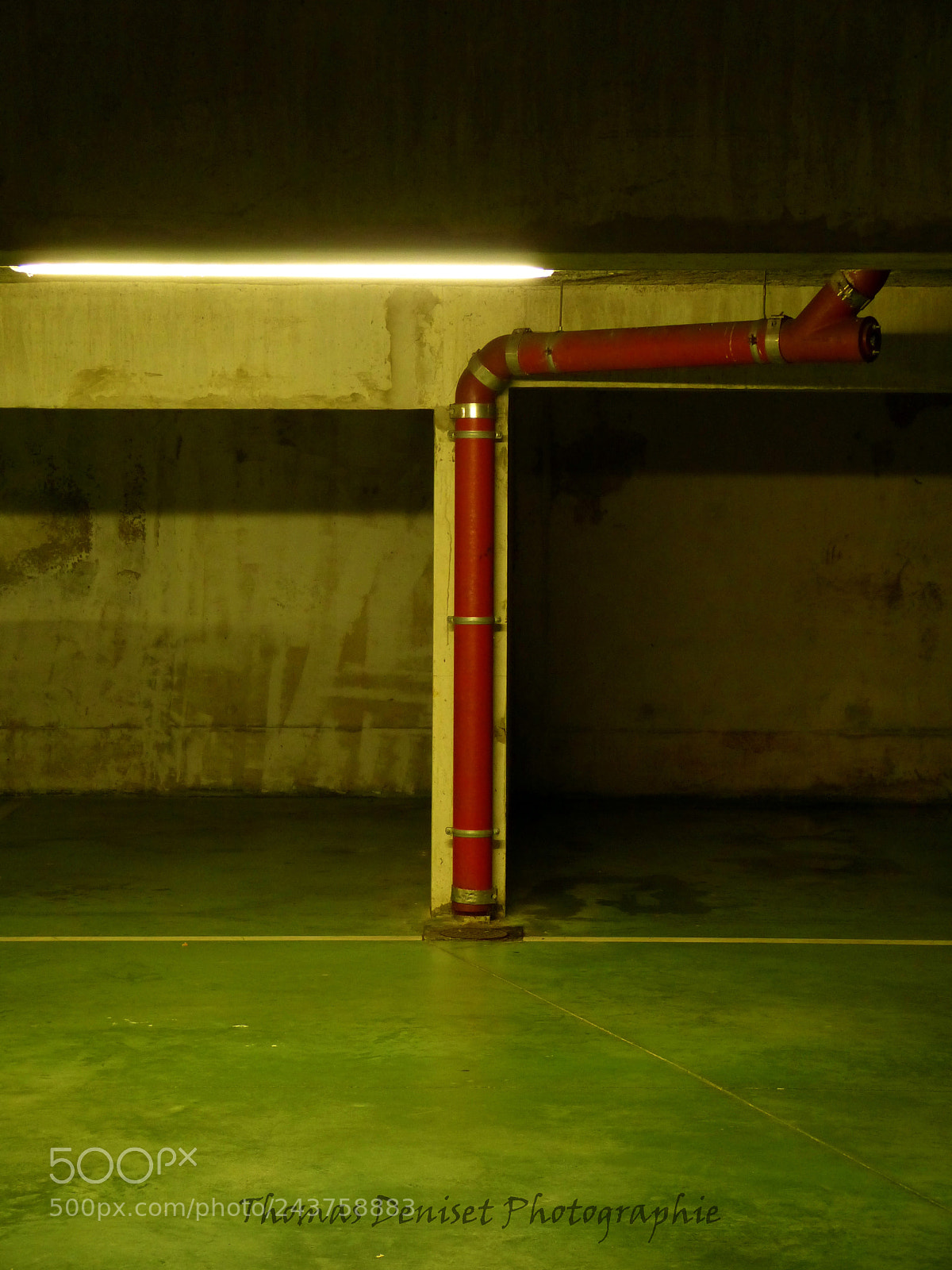 Panasonic Lumix DMC-FZ150 sample photo. Underworld photography