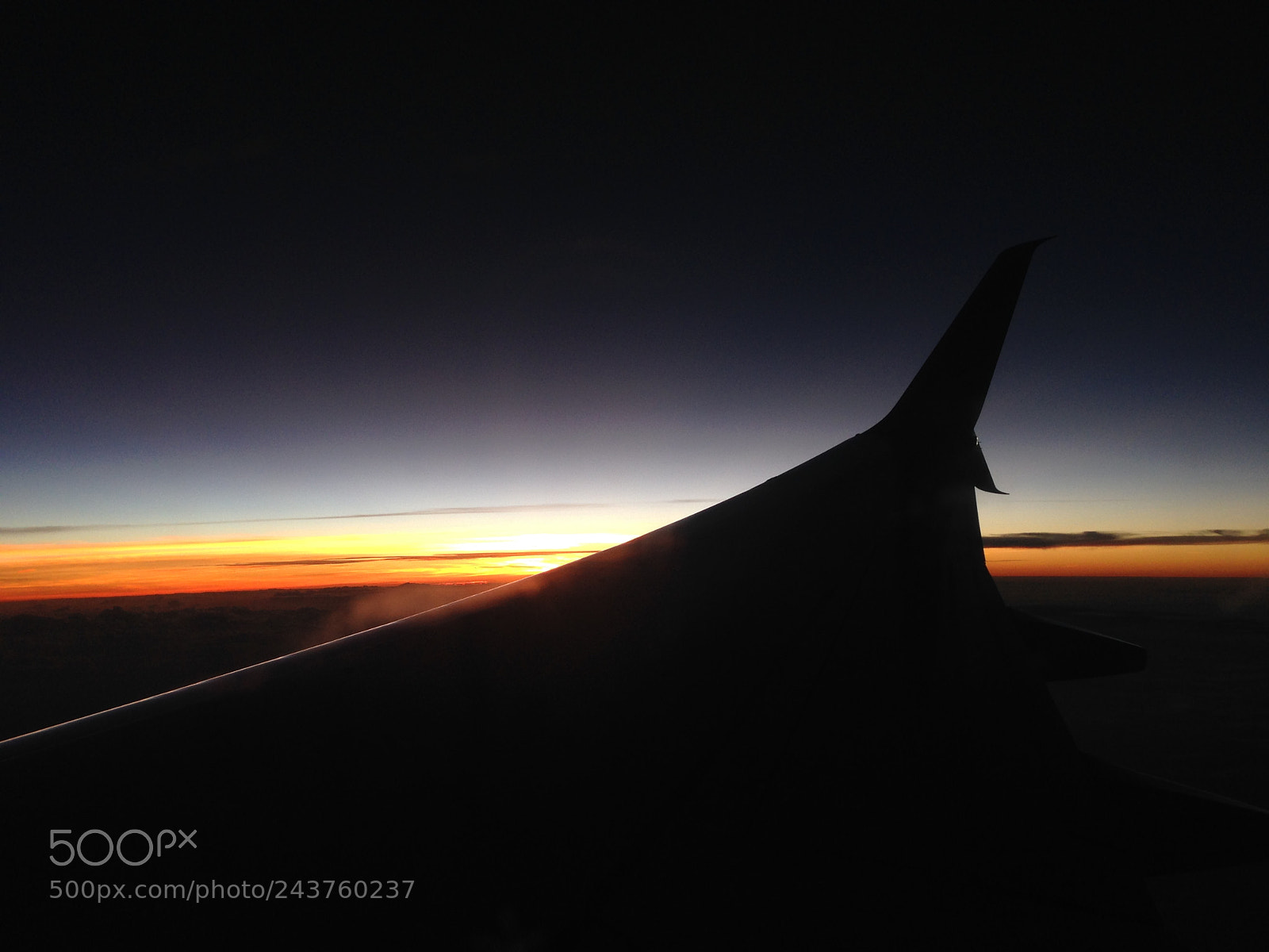 Apple iPhone 5 sample photo. Flying the horizon photography
