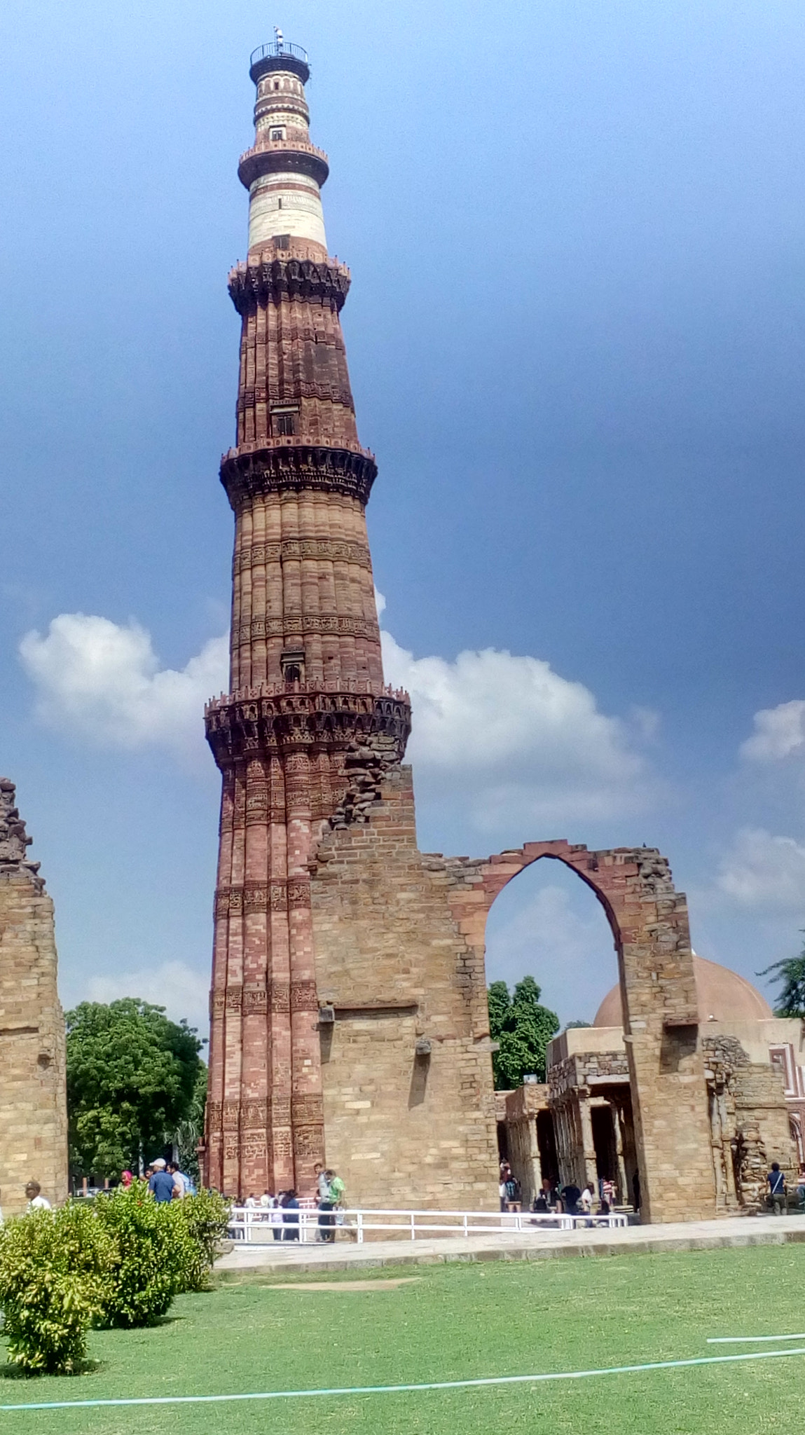 Motorola Moto E3 Power sample photo. Qutib minar photography
