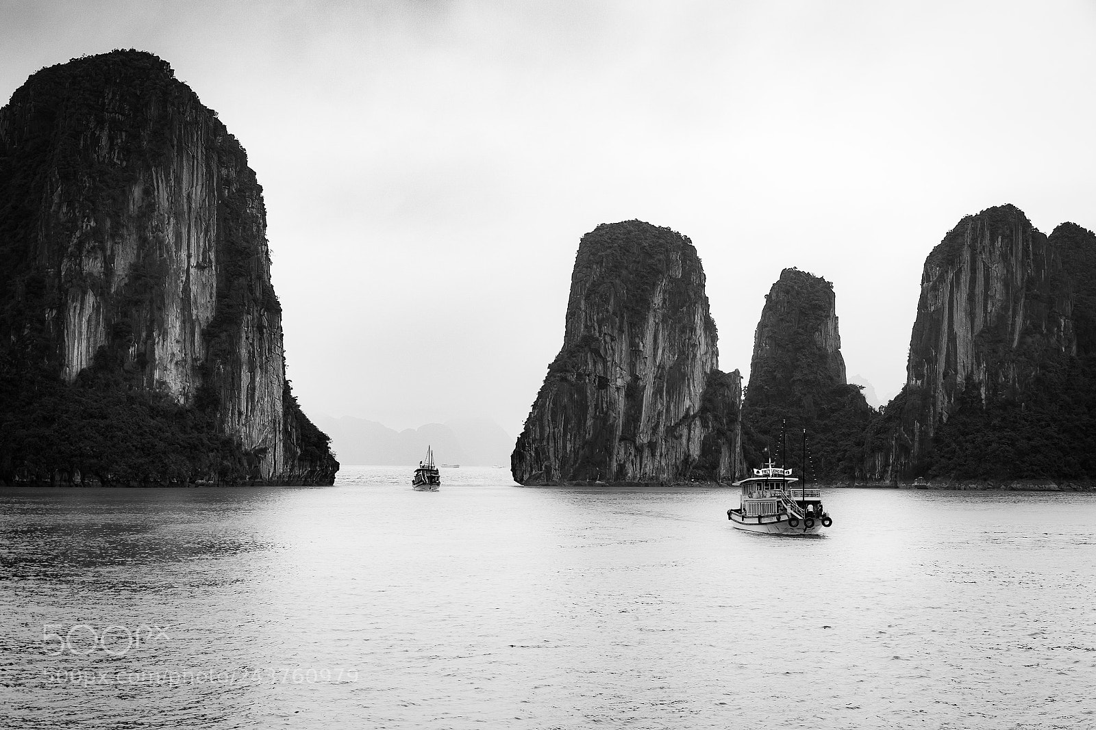 Fujifilm X100F sample photo. Halong bay. photography