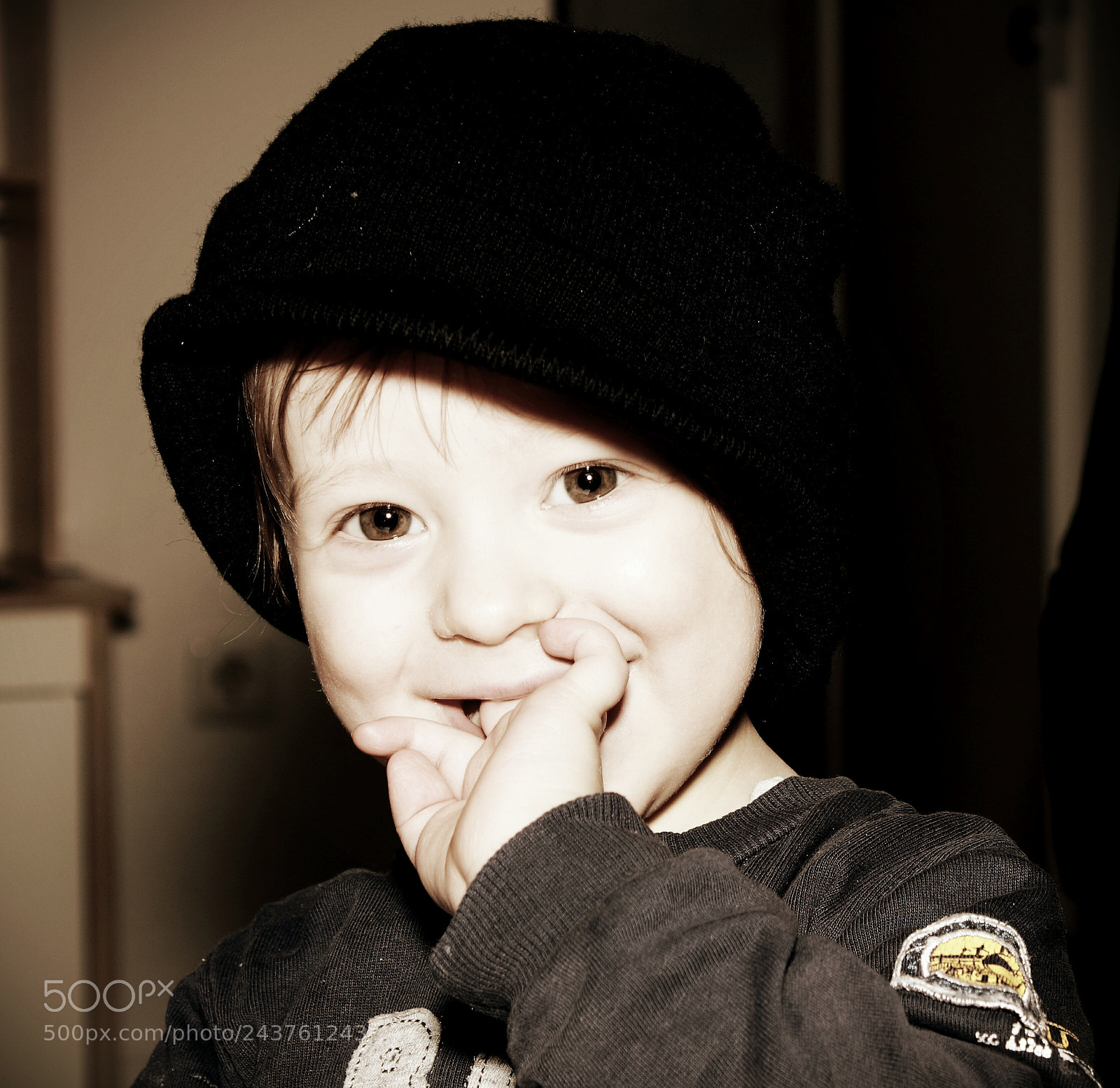 Canon EOS 550D (EOS Rebel T2i / EOS Kiss X4) sample photo. Young boy photography