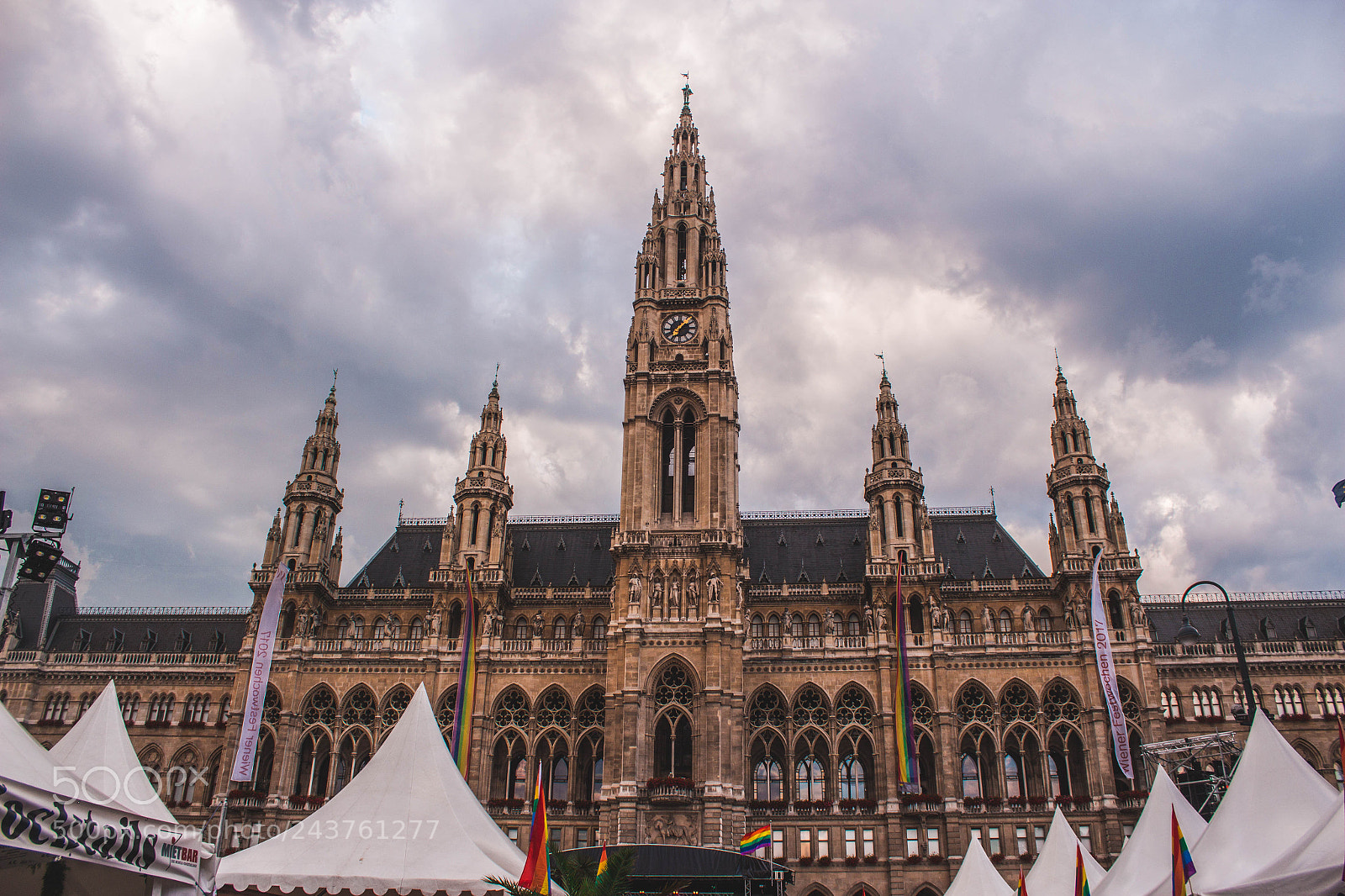 Canon EOS 650D (EOS Rebel T4i / EOS Kiss X6i) sample photo. A proud day, vienna photography