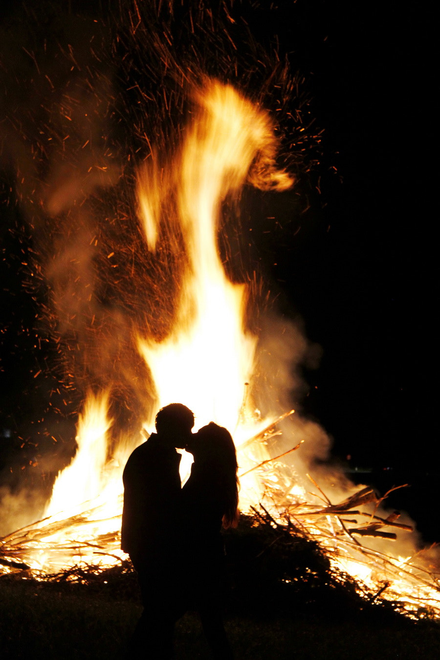 Canon EOS 60D + Canon EF-S 17-85mm F4-5.6 IS USM sample photo. Fire & love <3 photography