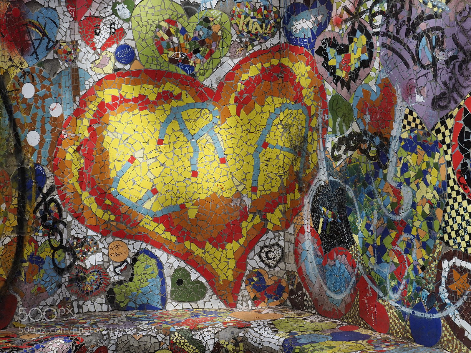 Olympus OM-D E-M5 II sample photo. Heart in mosaic at photography