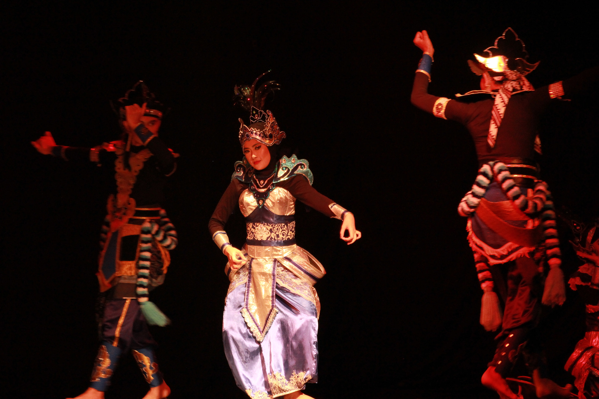 Tamron SP 35mm F1.8 Di VC USD sample photo. Traditional dance performance photography