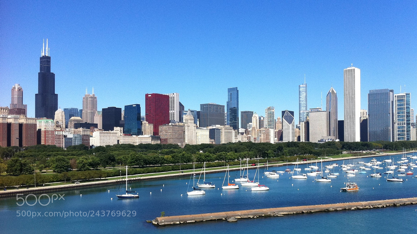 Apple iPhone 4 sample photo. Chicagoskyline photography