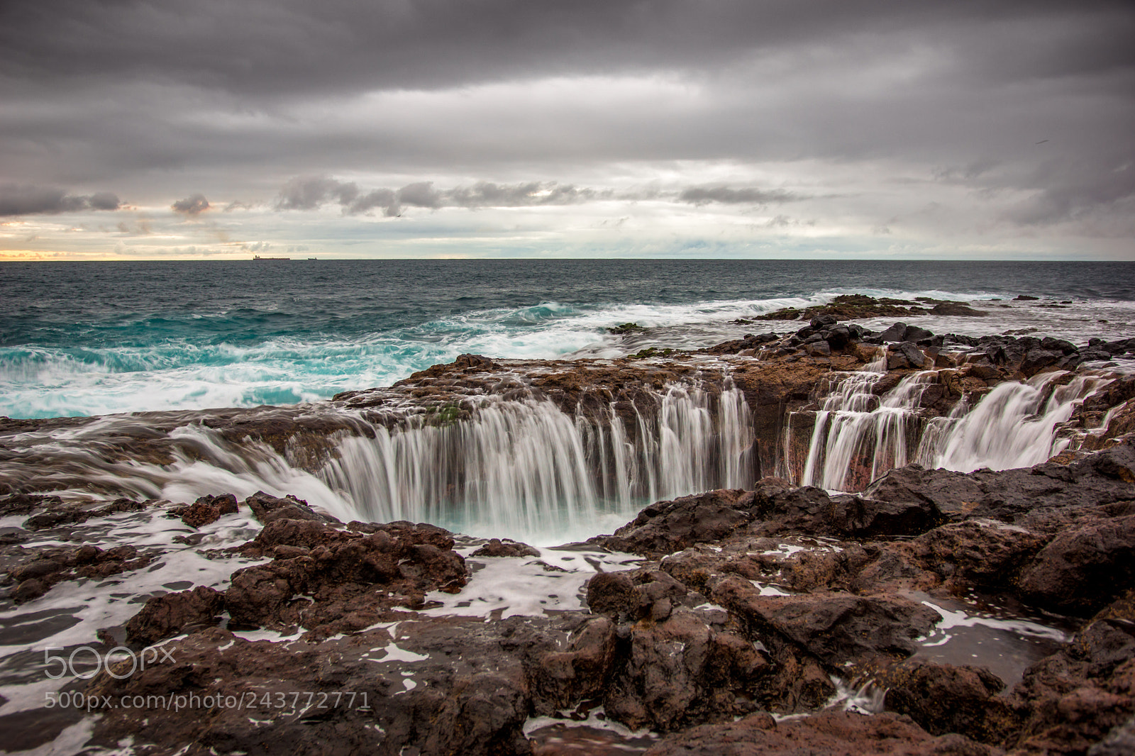 Sony SLT-A77 sample photo. Blowhole photography