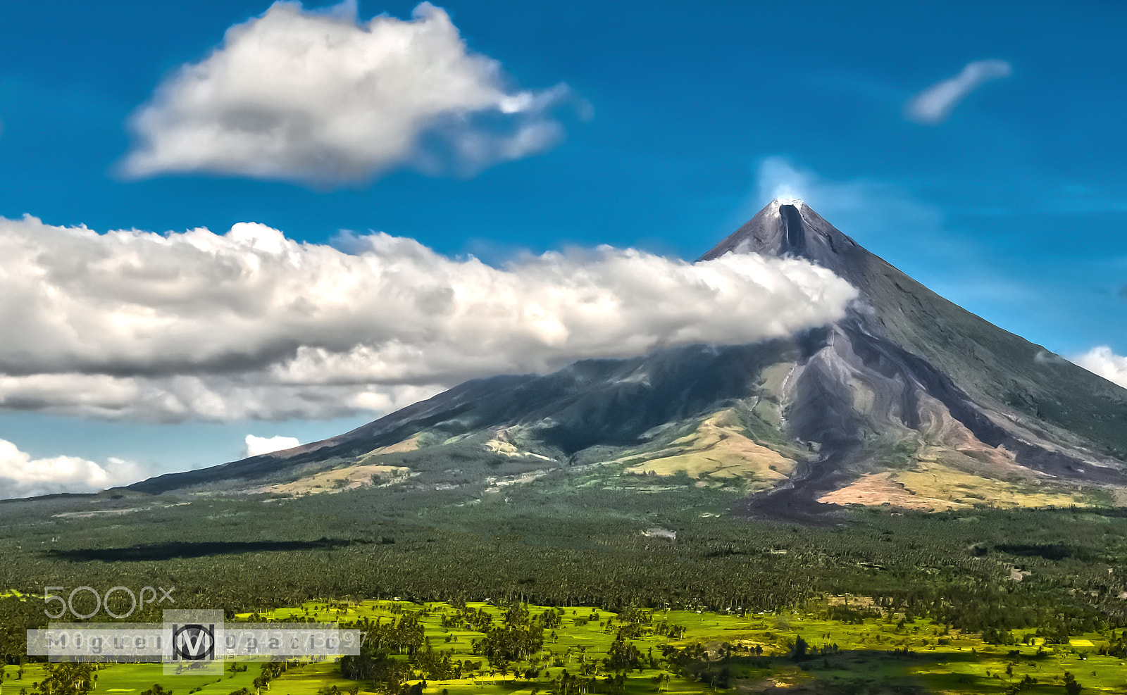 Nikon D300 sample photo. Mayon volcano photography