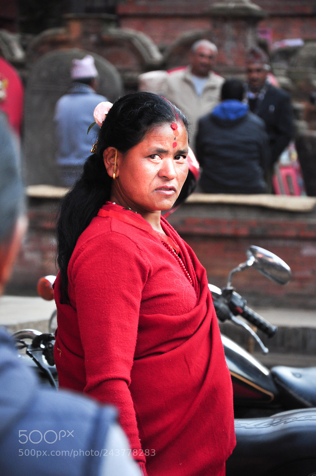 Nikon D90 sample photo. The gazing woman photography