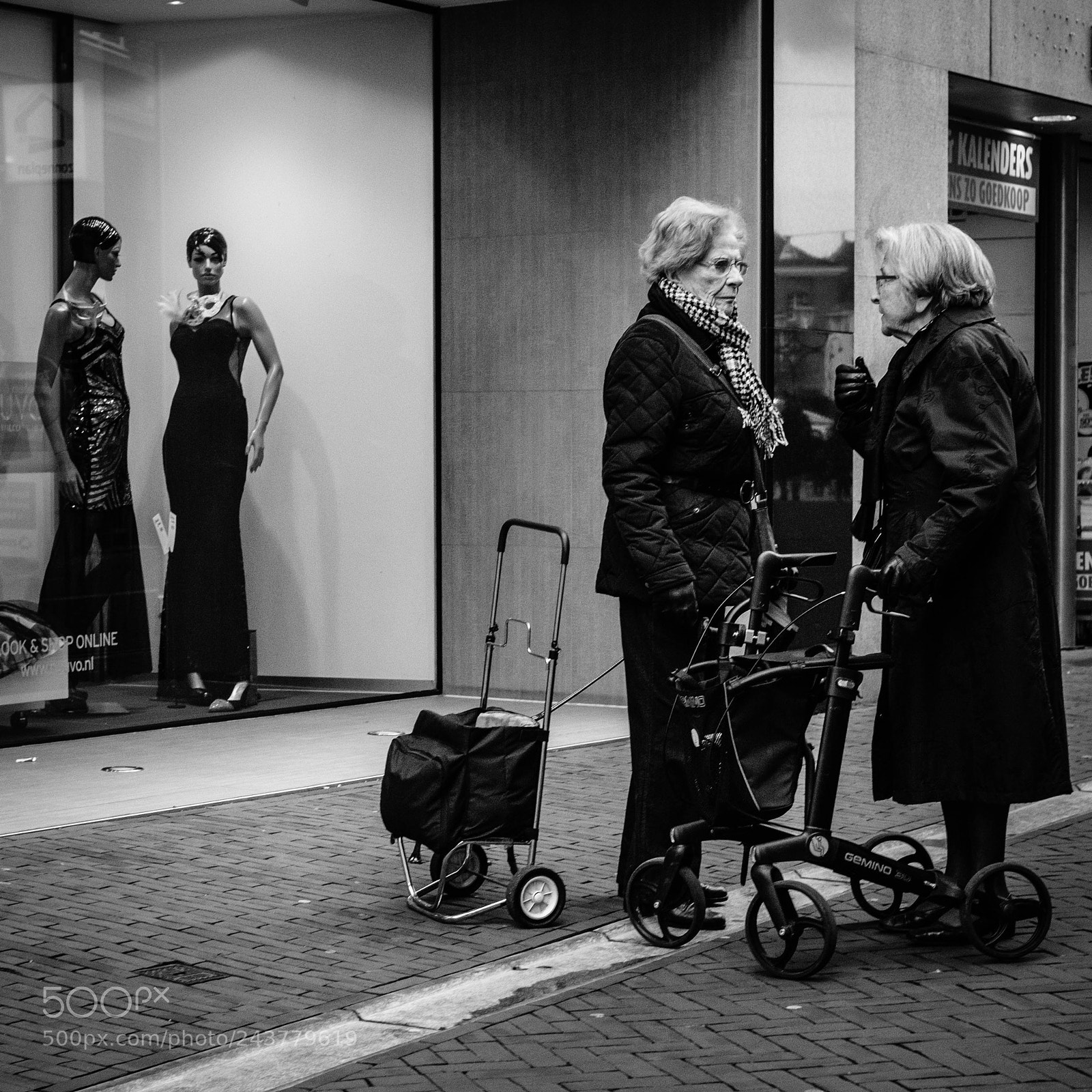 Fujifilm X-T20 sample photo. Conversation photography