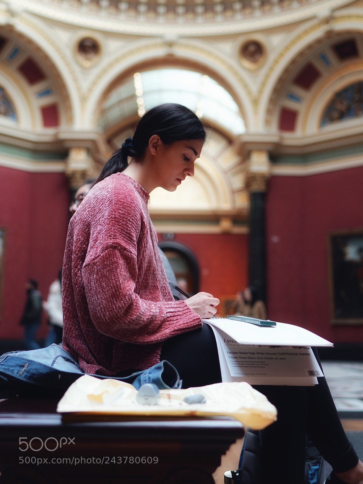 Sony a7R II sample photo. Emily in national gallery photography