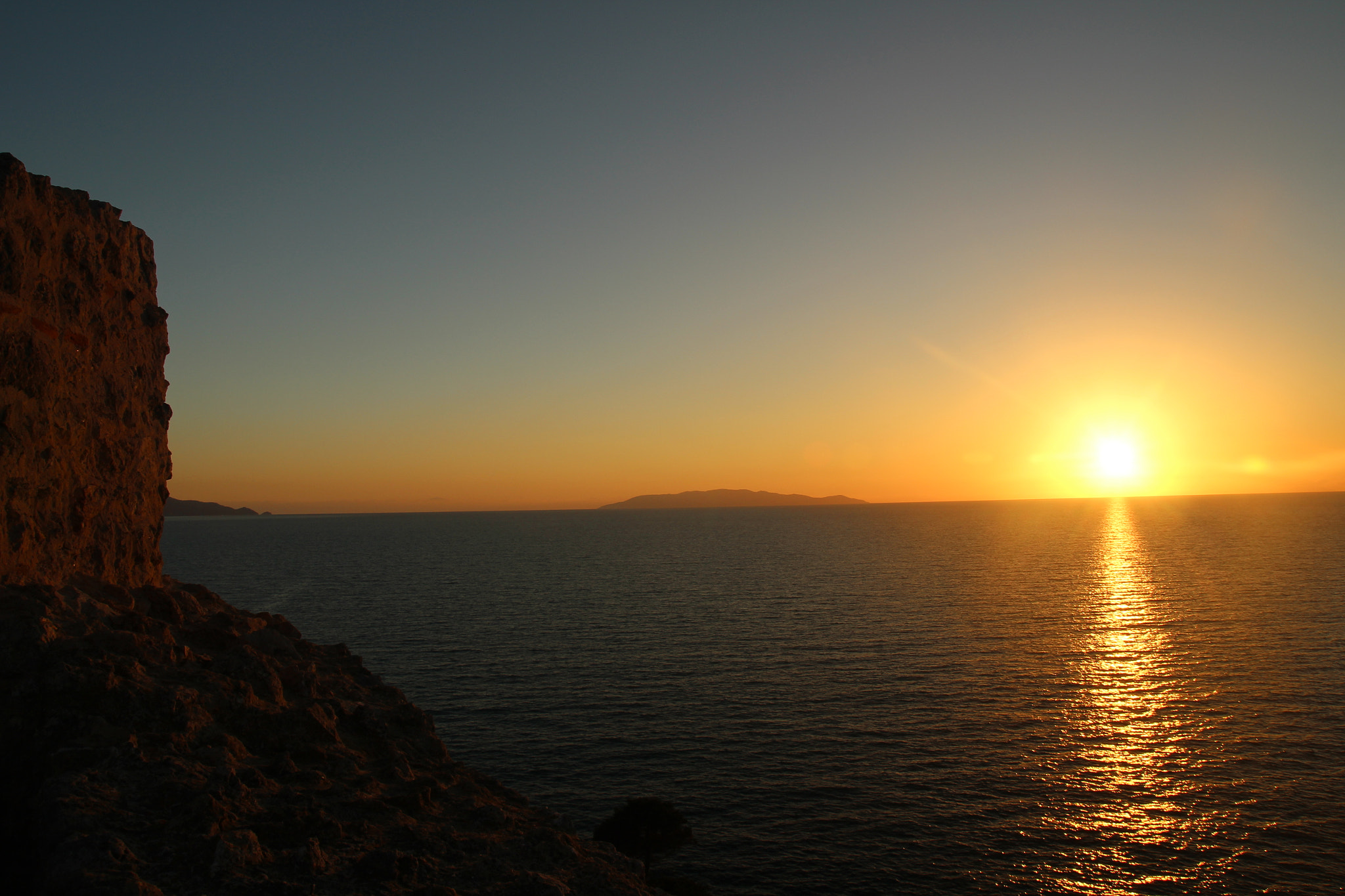 Tamron SP AF 17-50mm F2.8 XR Di II LD Aspherical (IF) sample photo. Sunset from fortress of talamone photography