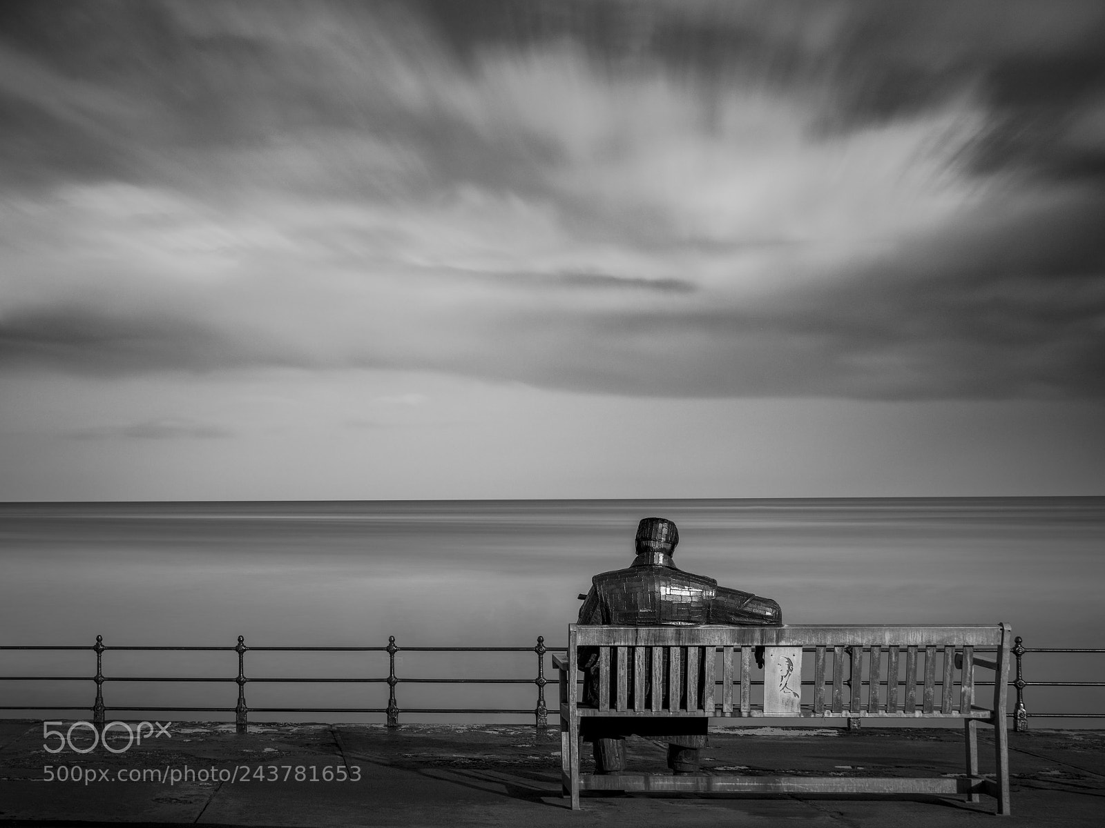 Olympus OM-D E-M1 Mark II sample photo. A seat with a photography