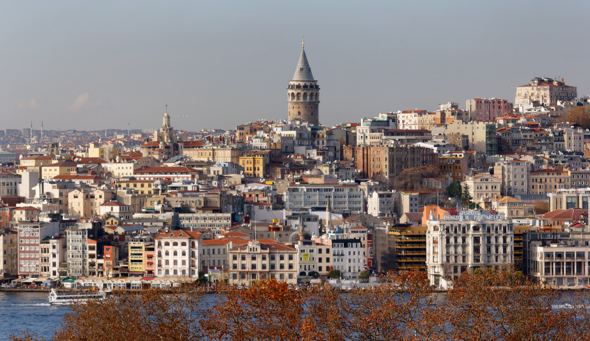 Canon EOS 550D (EOS Rebel T2i / EOS Kiss X4) + Sigma 50-200mm F4-5.6 DC OS HSM sample photo. Istanbul. galata tower photography