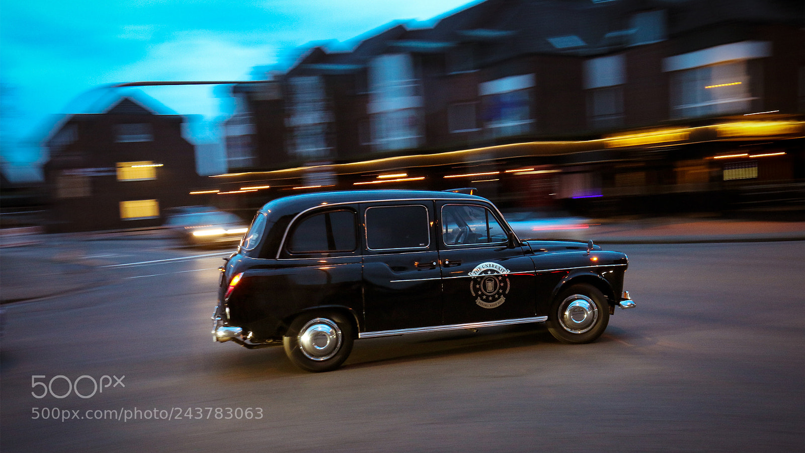 Canon EOS 70D sample photo. Old taxi on the photography