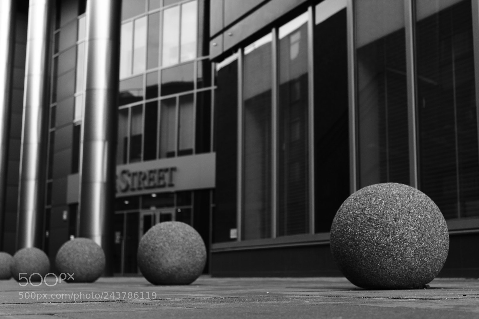 Canon EF-S 18-55mm F3.5-5.6 III sample photo. "street" photography