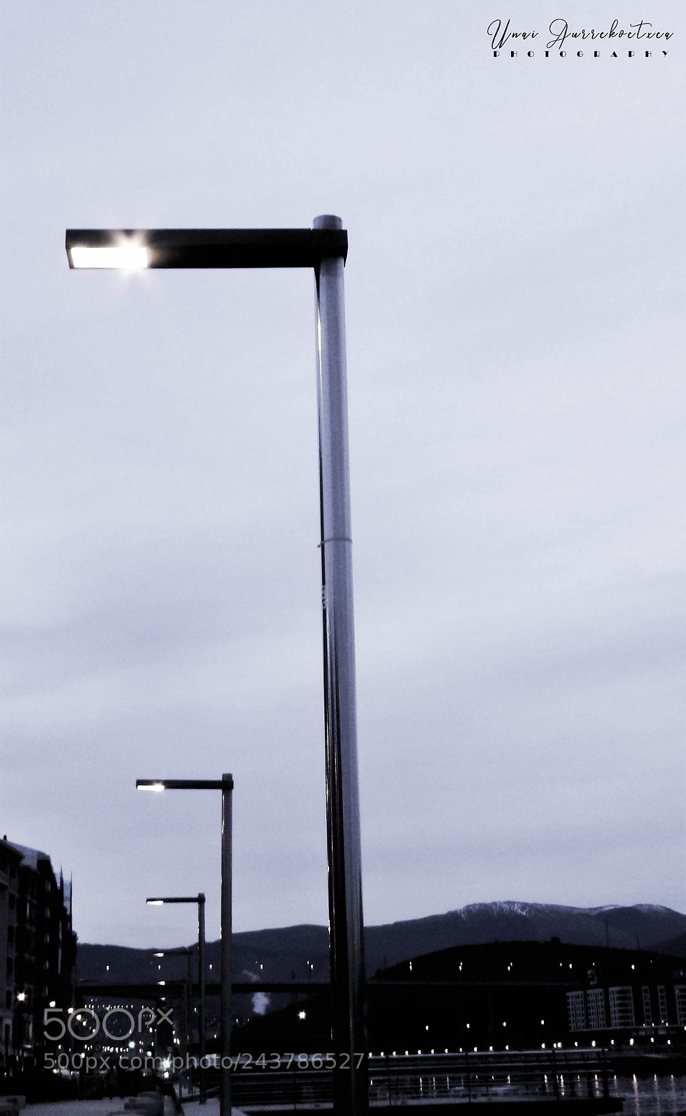 Sony Cyber-shot DSC-HX100V sample photo. Farolas en la noche photography