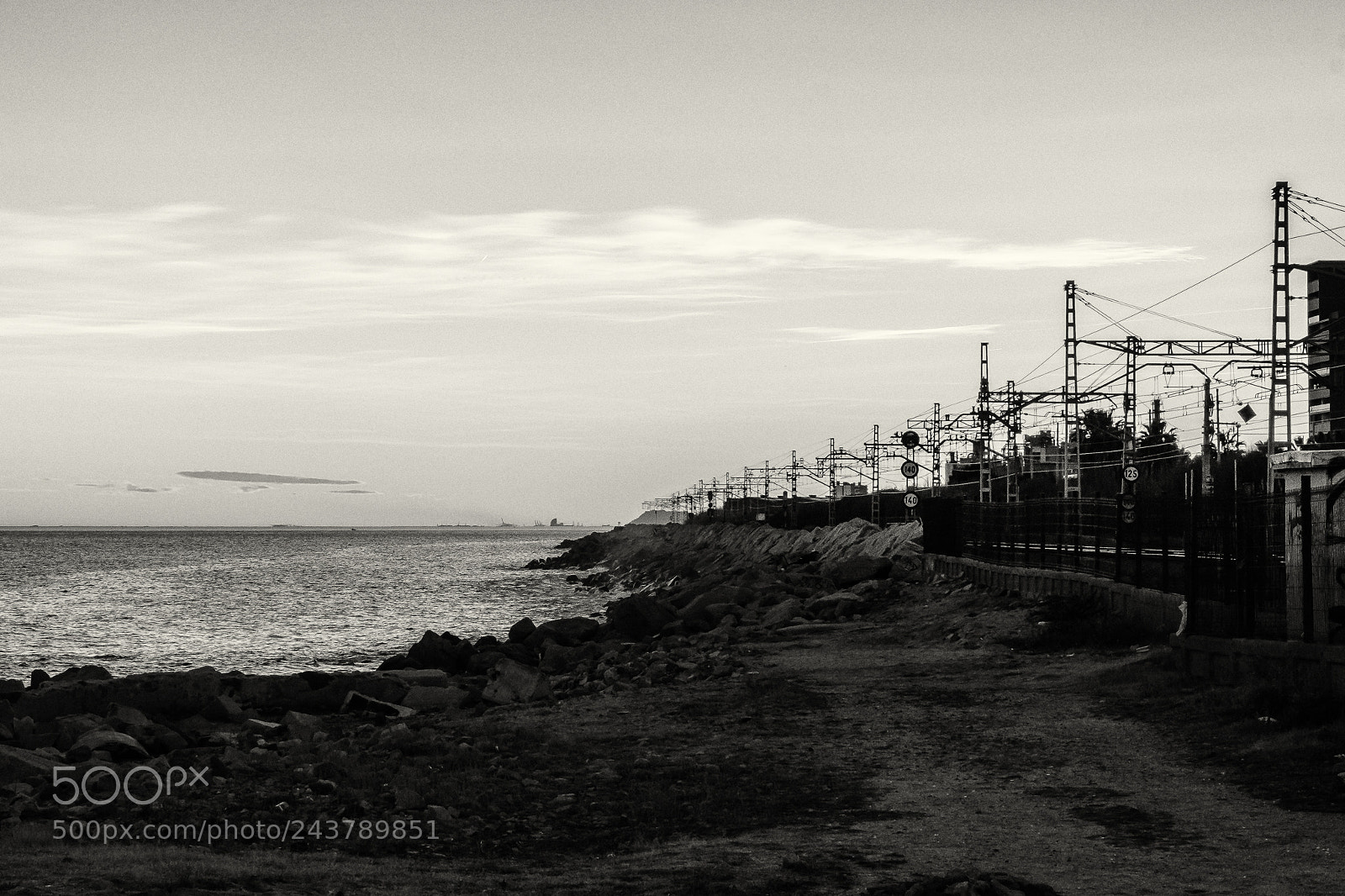 Fujifilm X-T2 sample photo. Railroad for escape of photography