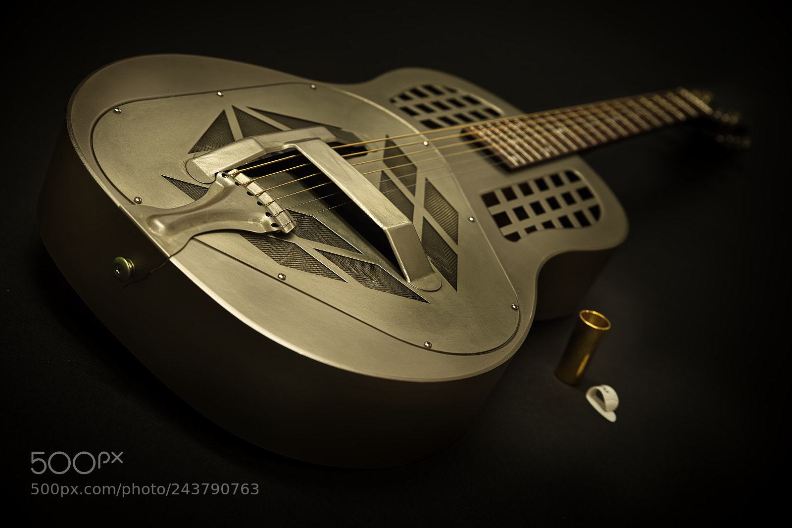 Pentax K-1 sample photo. Resonator photography