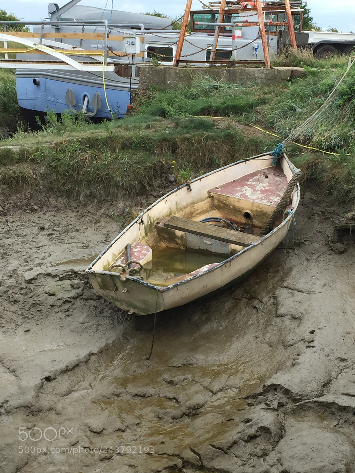 Apple iPhone 6 sample photo. Stranded rowing boat, faversham photography