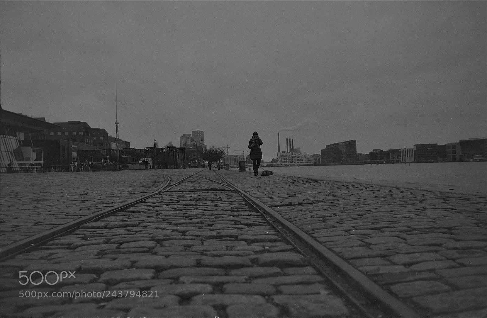 Nikon D7200 sample photo. Walking the harbour photography