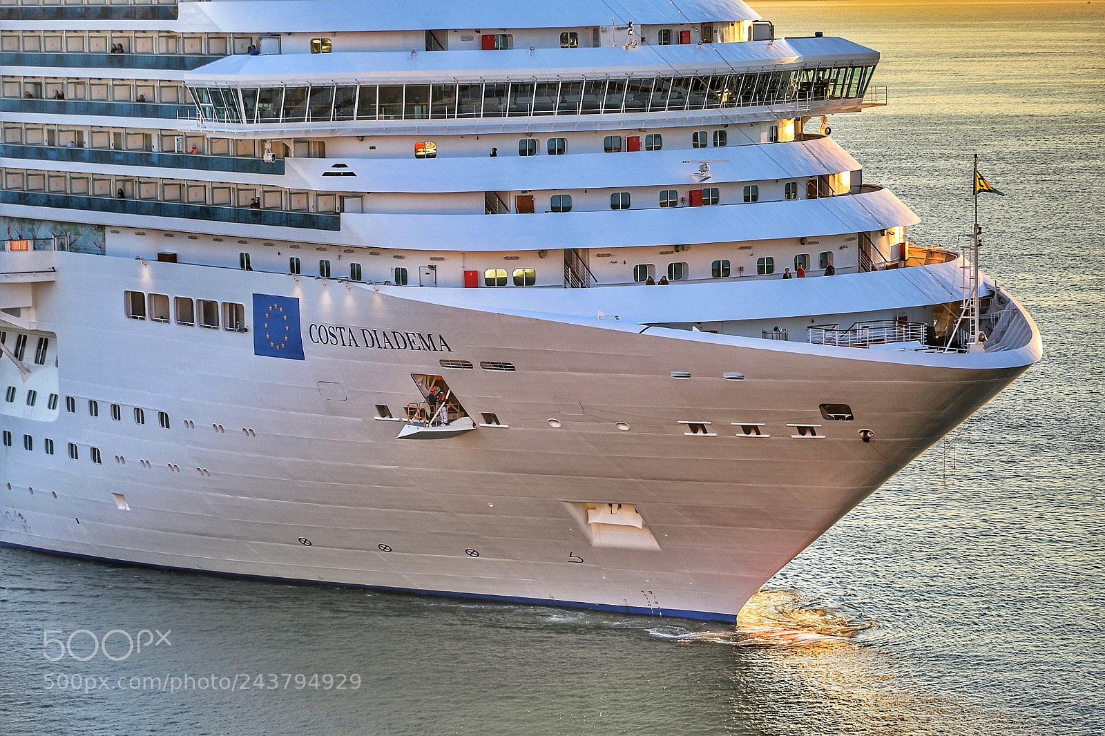 Canon EOS 7D Mark II sample photo. Cruise ship arrival in photography