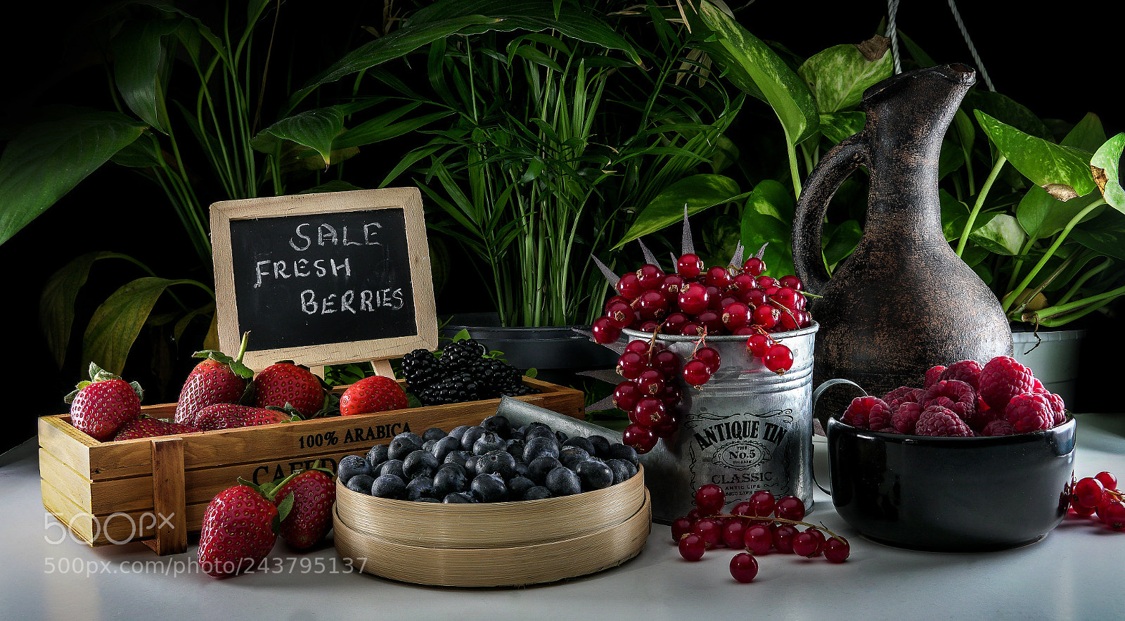 Sony a6300 sample photo. Berries for sale photography