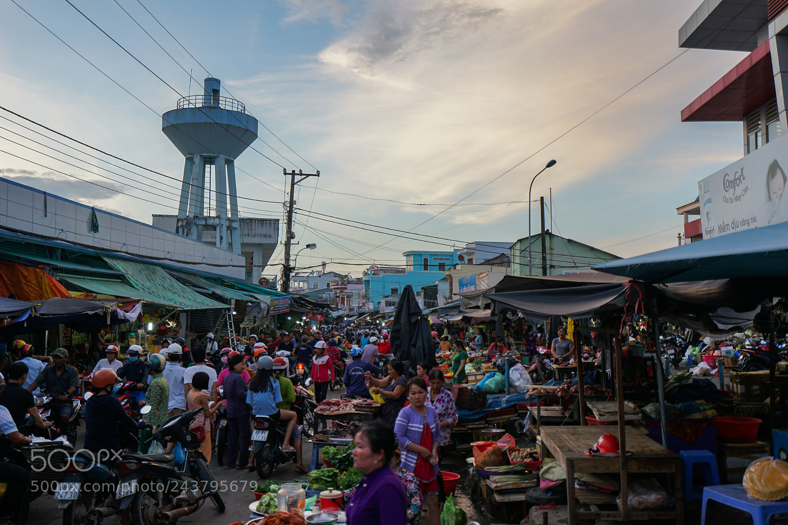 Sony a7 II sample photo. Market in vietnam photography