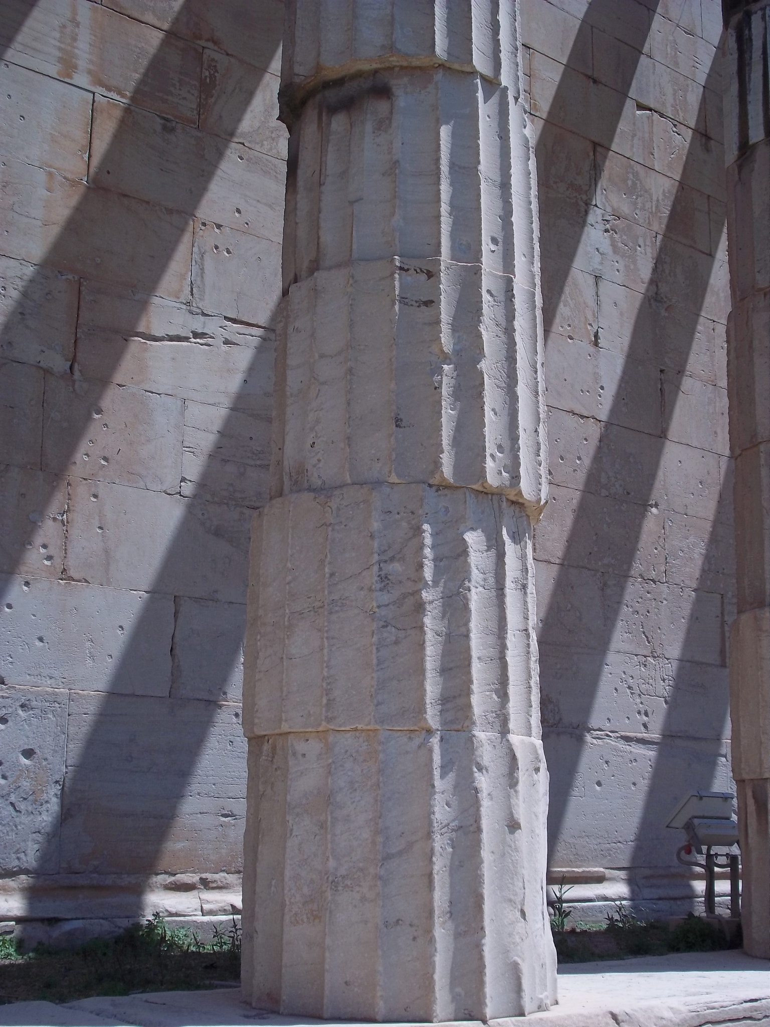 Kodak EASYSHARE M530 DIGITAL CAMERA sample photo. Column in ancient greek temple photography