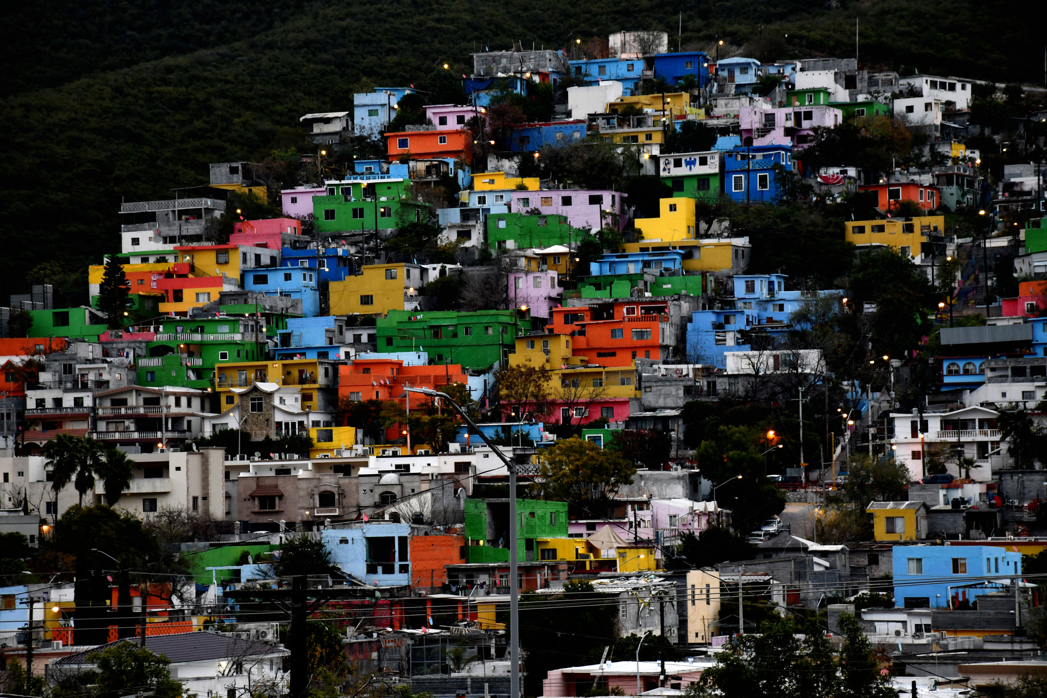 Nikon D7500 sample photo. Viviendas en el cerro. amanecer photography
