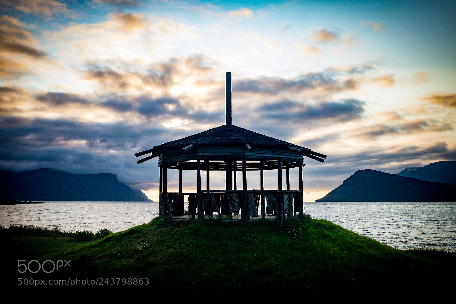 Fujifilm X100T sample photo. Þingeyri, westfjords photography