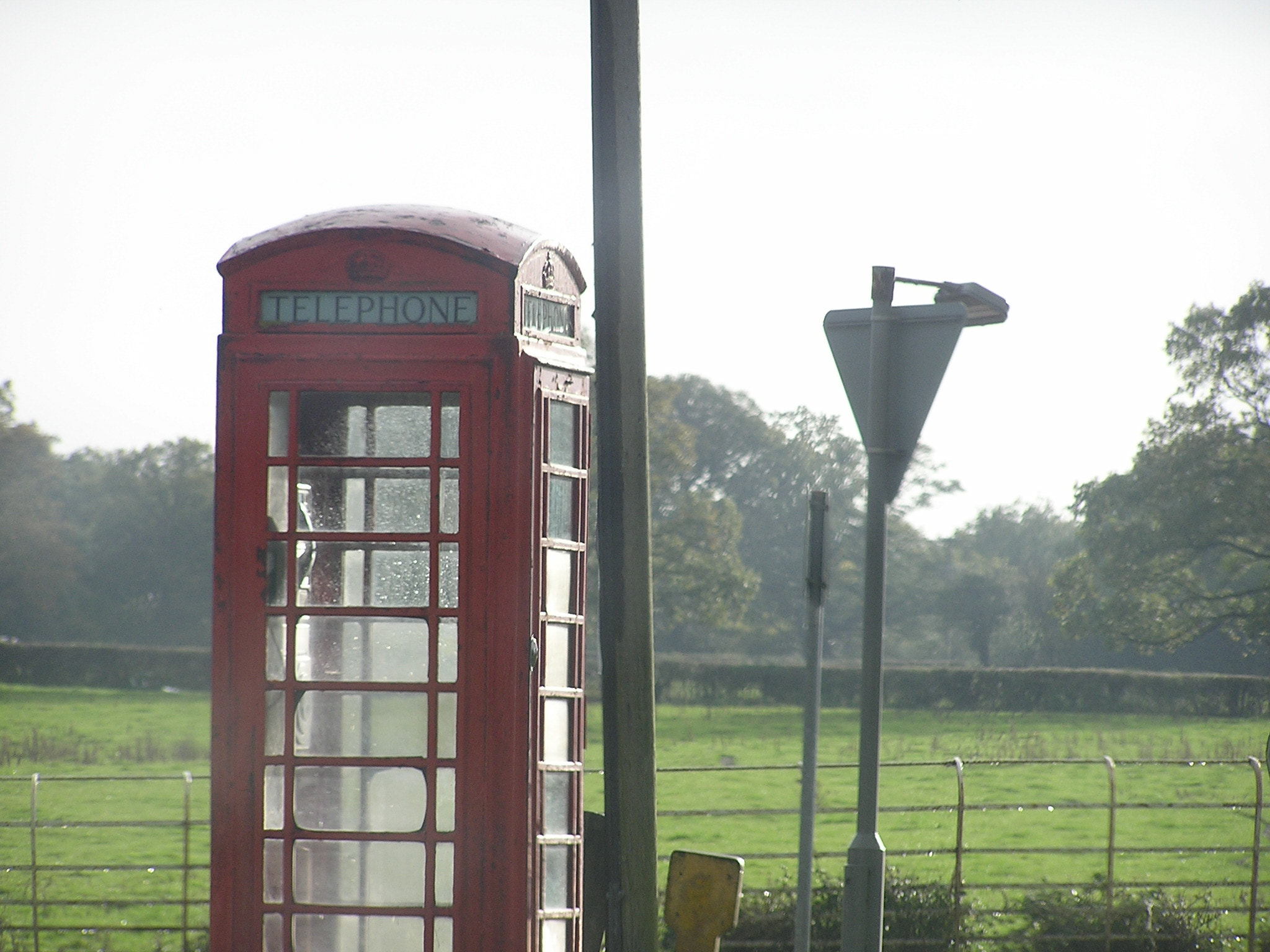 Olympus C740UZ sample photo. British telephone booth photography