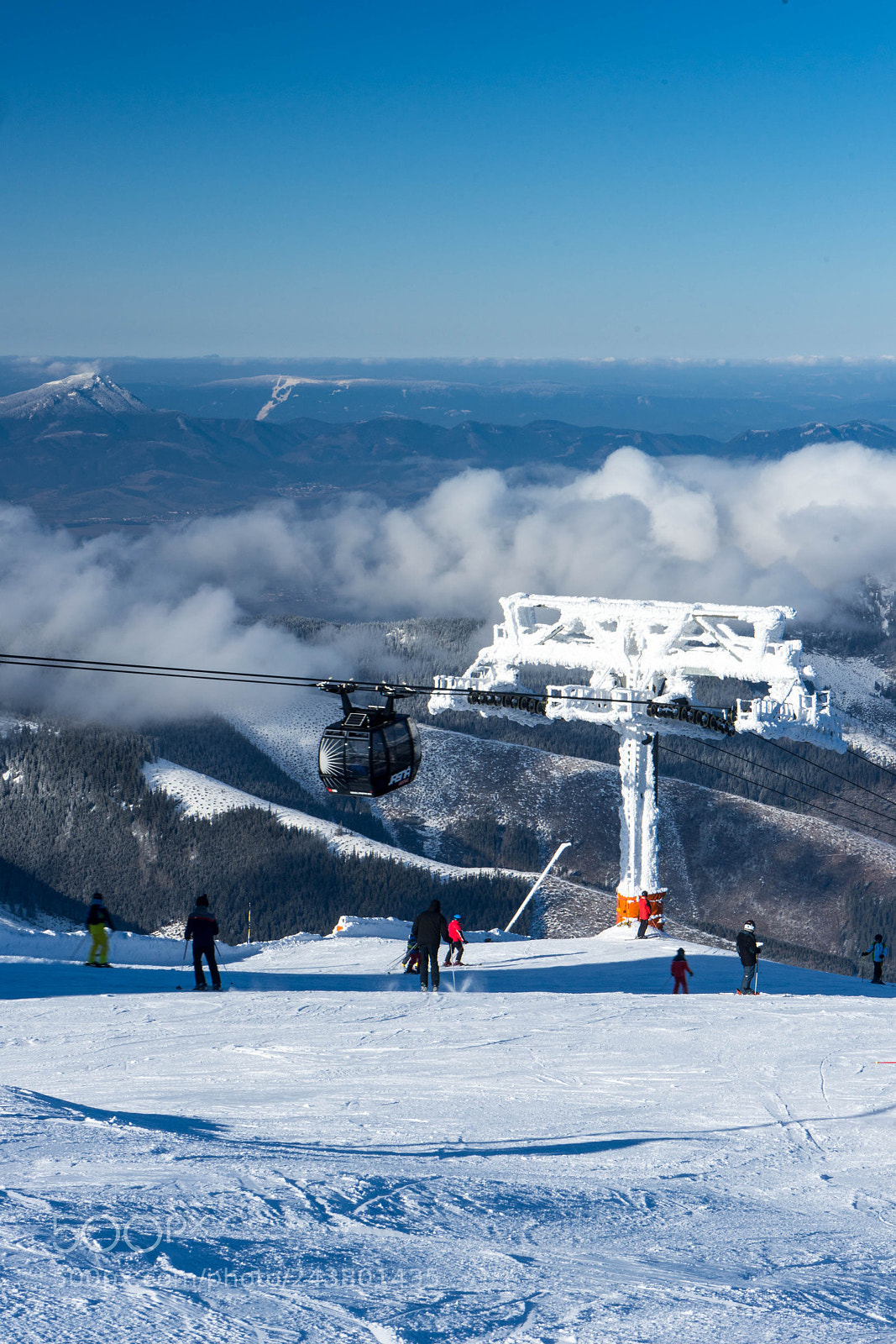 Sony a7 sample photo. Ski slope and cable photography