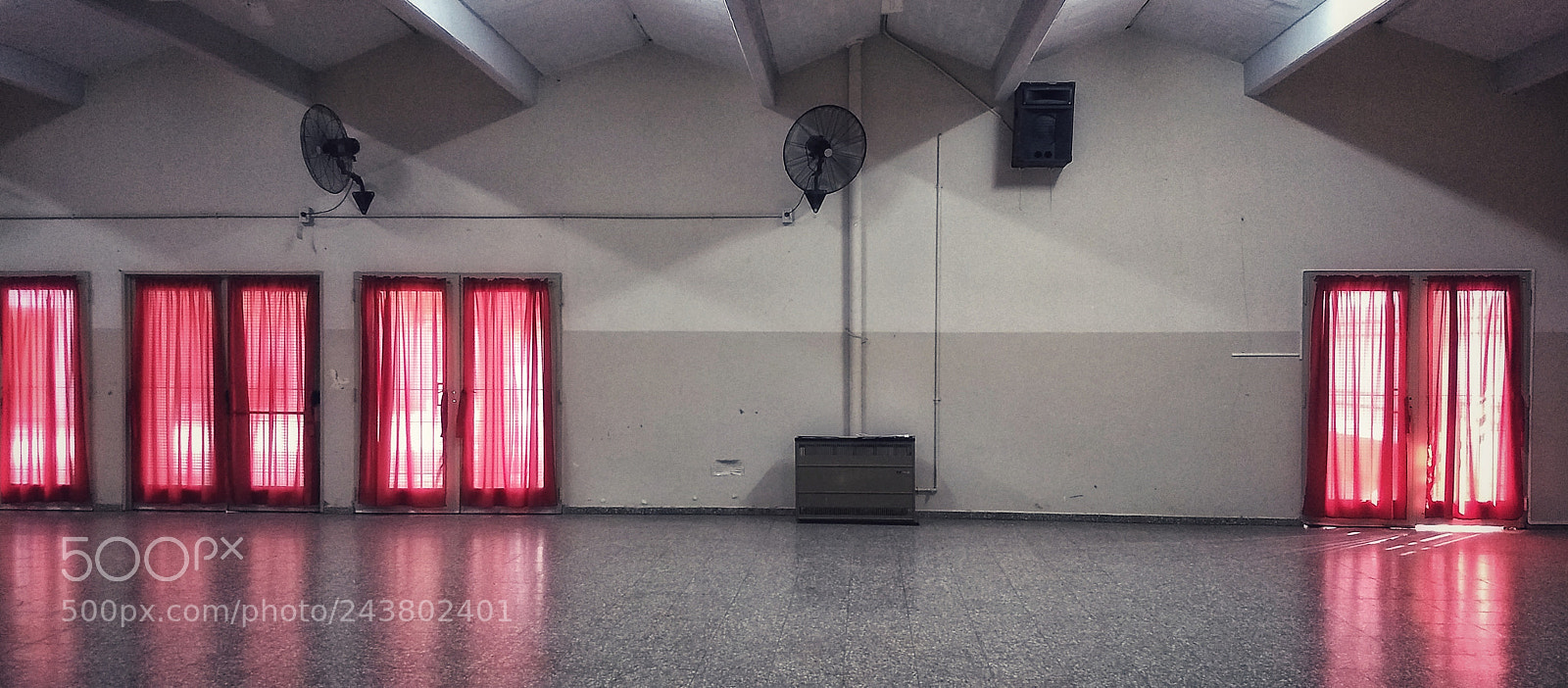 Motorola Moto G (5) Plus sample photo. Rojo photography