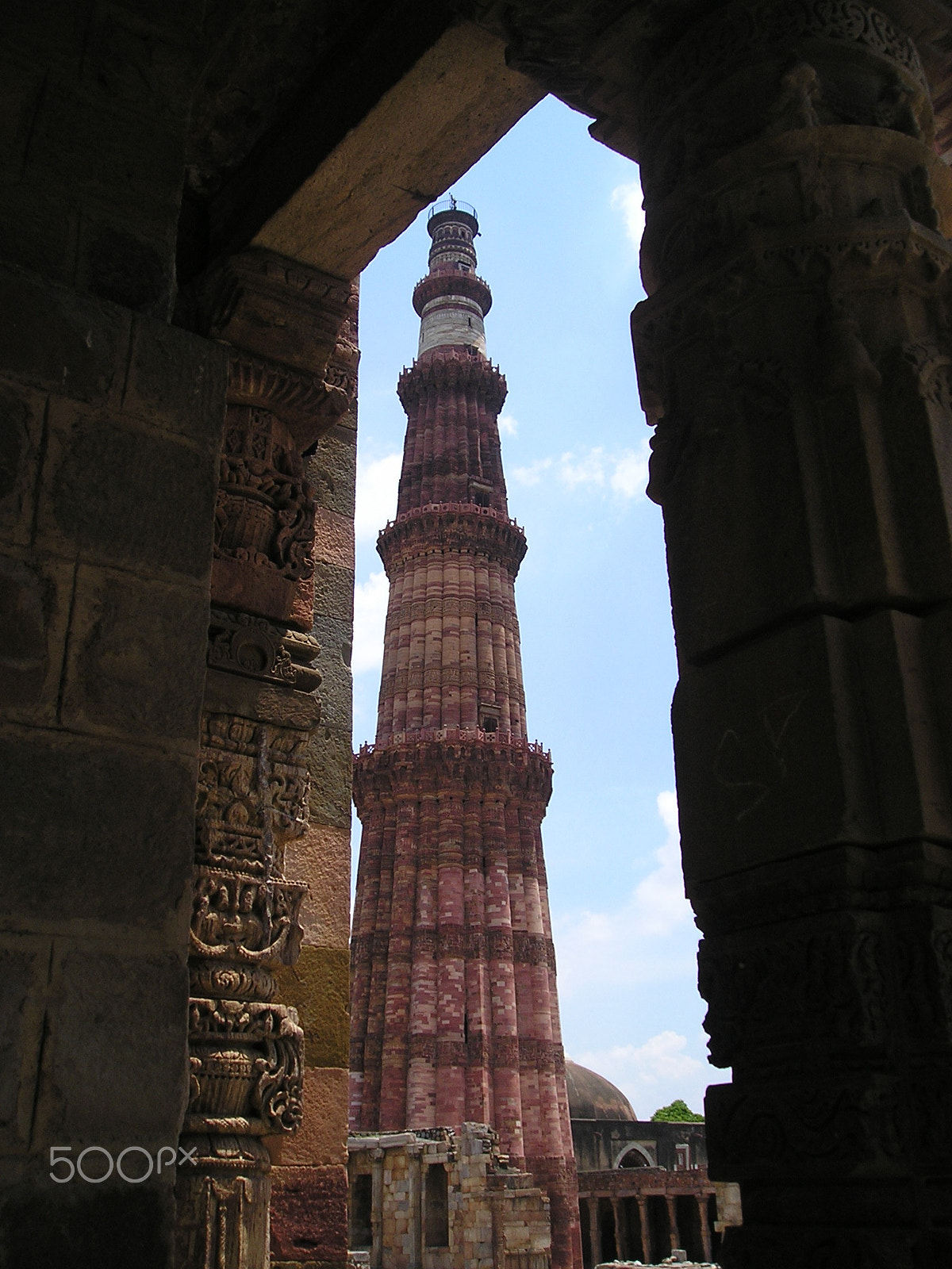 Olympus X250,D560Z,C350Z sample photo. Qutb minar in delhi, india photography