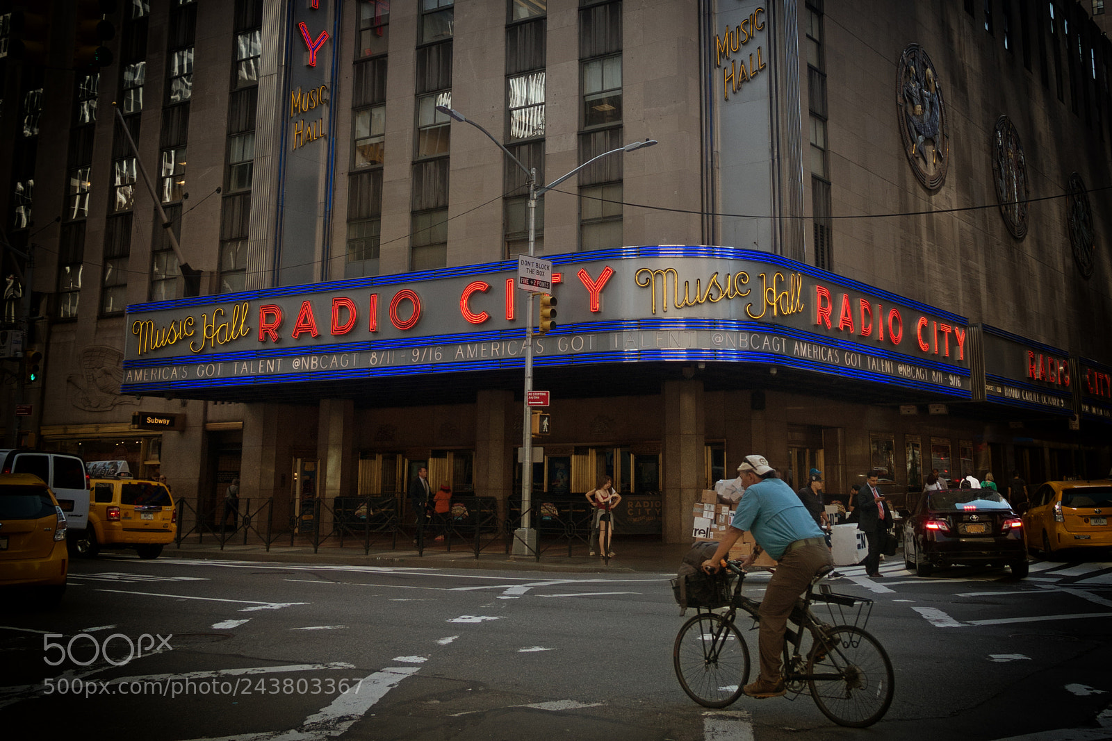 Sony Cyber-shot DSC-RX100 III sample photo. Radio city music hall photography