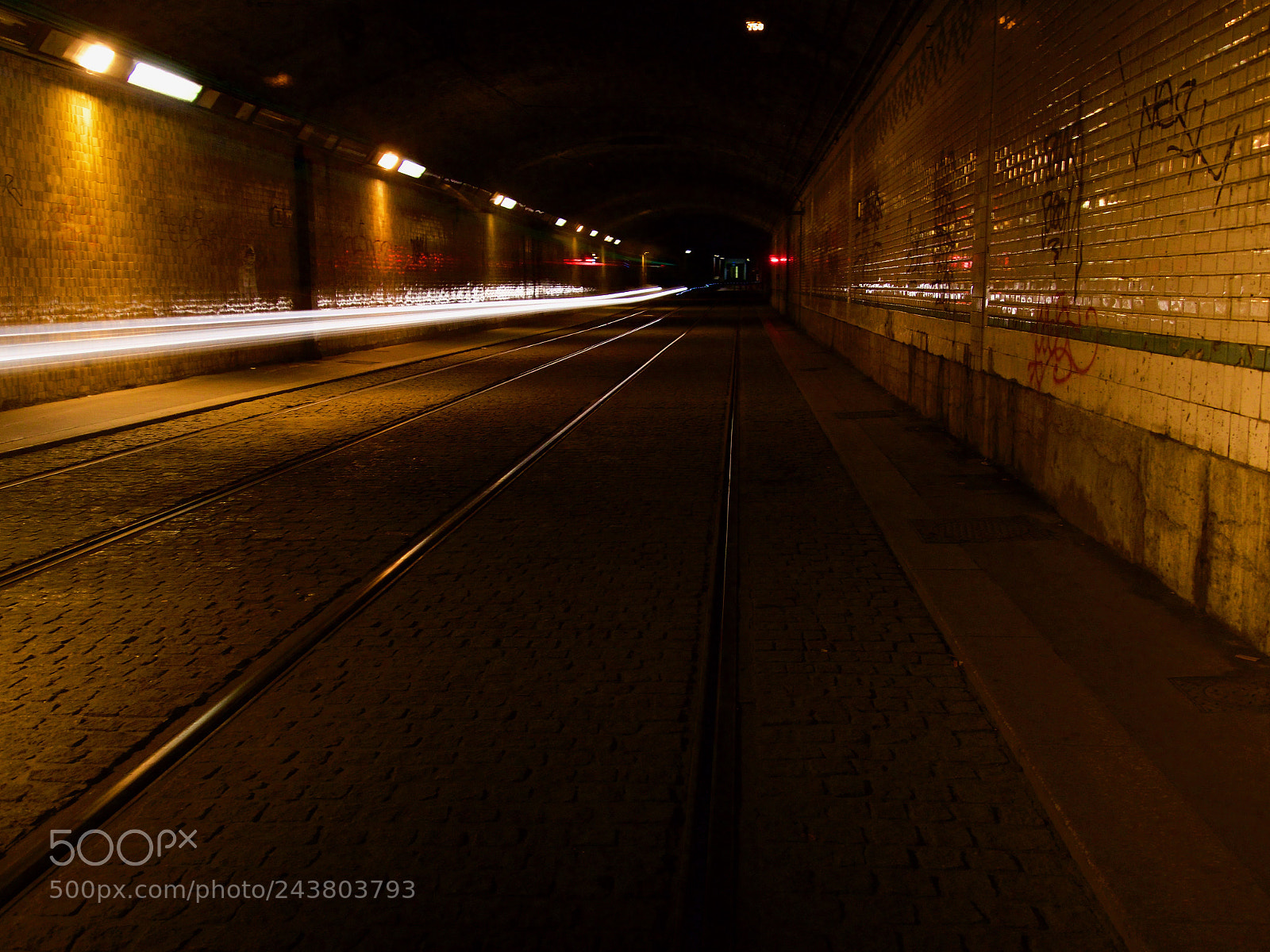 Panasonic Lumix DC-GH5 sample photo. Tunnel et tramway photography