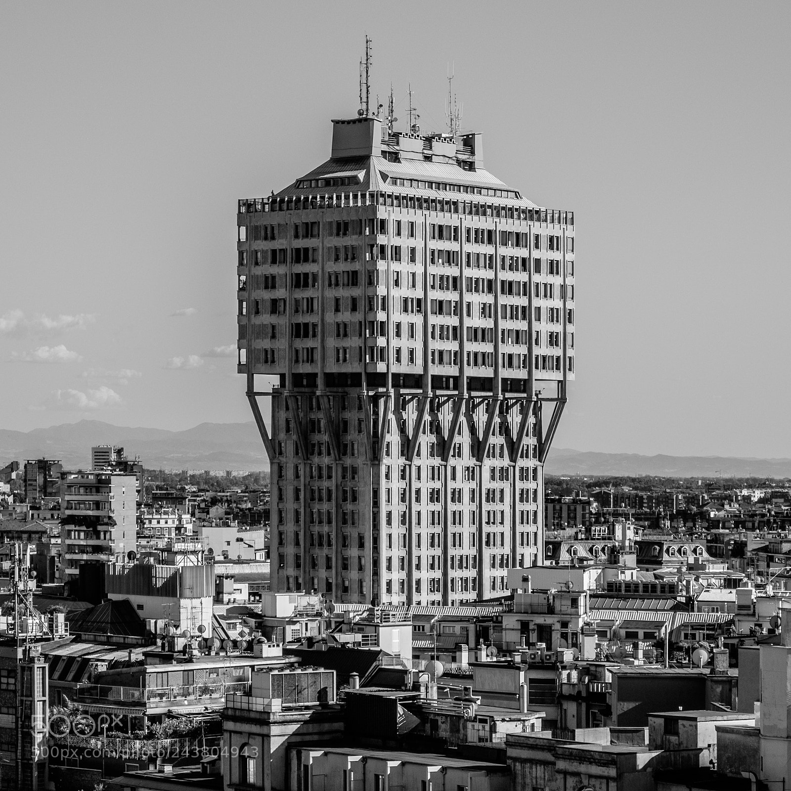 Fujifilm X-T1 sample photo. Torre velasca photography