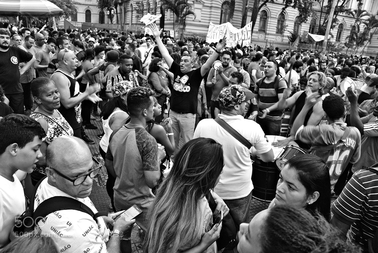 Sony Alpha DSLR-A200 sample photo. The people united will photography