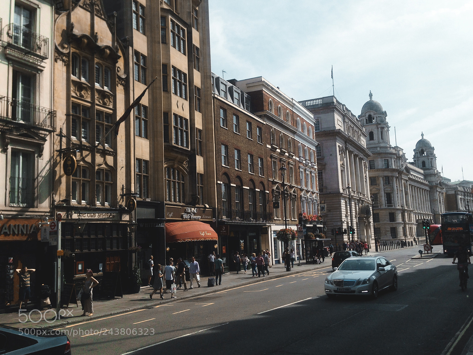 Apple iPhone 5 sample photo. London life photography