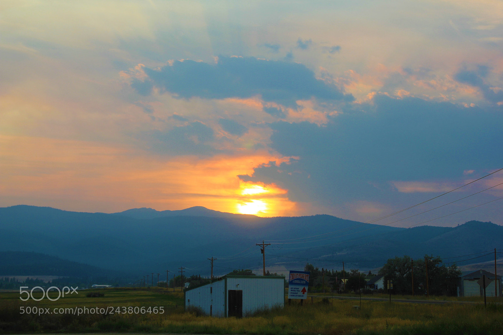 Canon EOS 550D (EOS Rebel T2i / EOS Kiss X4) sample photo. Smokey sunset photography