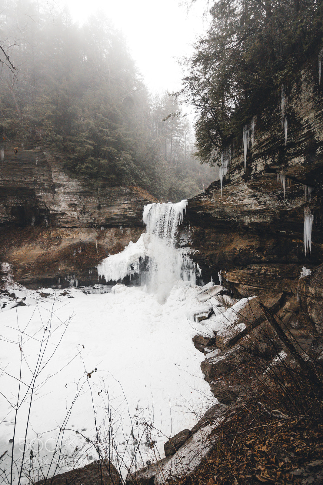 Canon EOS 750D (EOS Rebel T6i / EOS Kiss X8i) sample photo. Snowy waterfall photography
