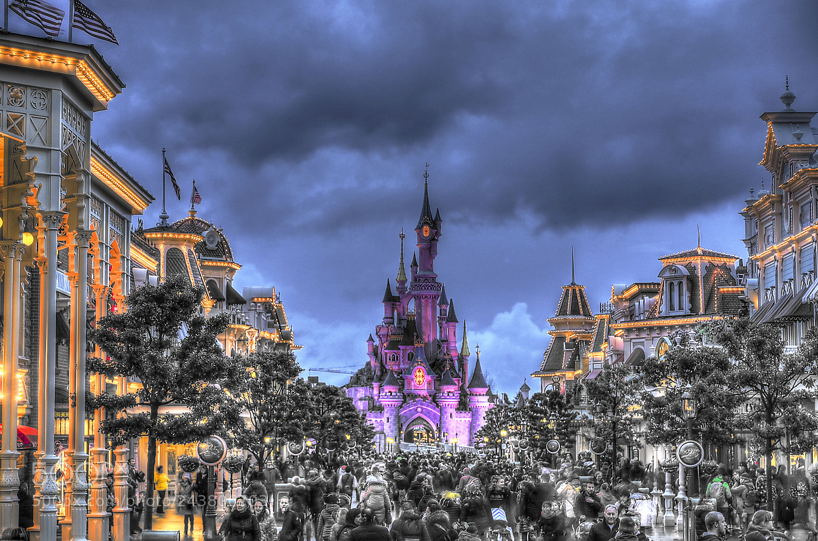 Canon EF 24-105mm F4L IS USM sample photo. Disneyland paris photography