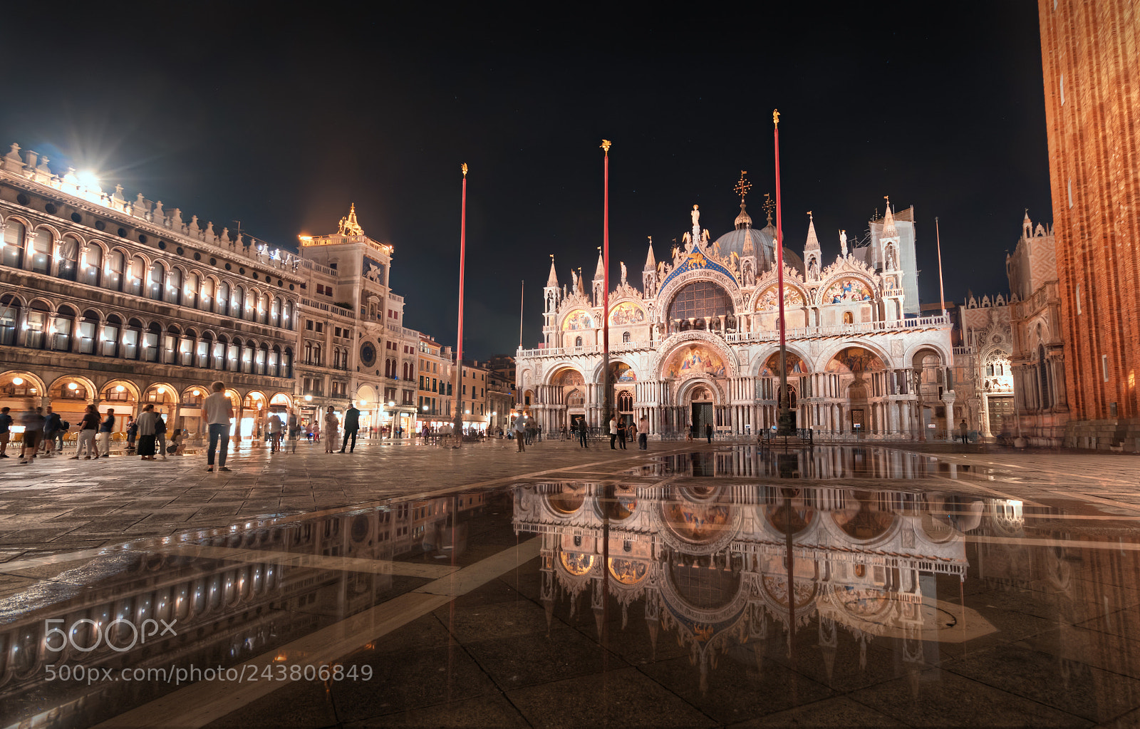 Canon EOS 760D (EOS Rebel T6s / EOS 8000D) sample photo. Reflections of romantic piazza photography