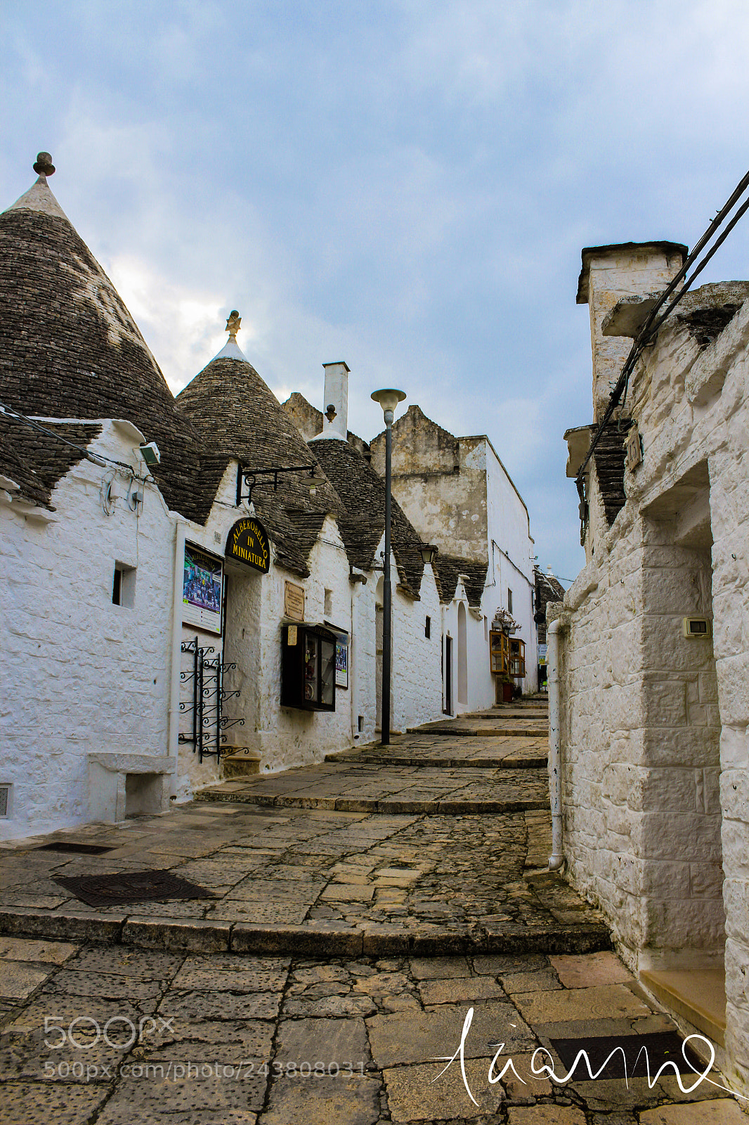 Canon EOS 1200D (EOS Rebel T5 / EOS Kiss X70 / EOS Hi) sample photo. Alberobello photography